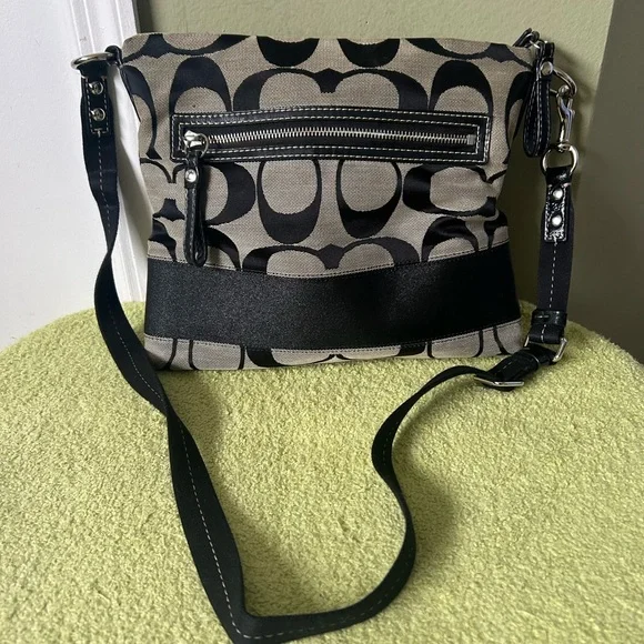 Coach Black and Gray Messenger Crossbody Bag - Picture 2 of 13